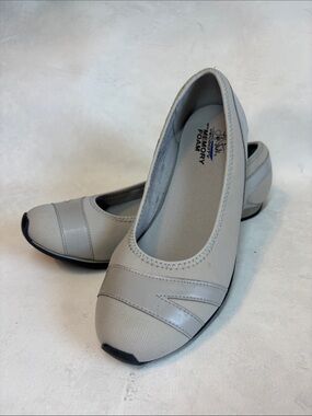 Life Stride Velocity Memory FoamWomen's Light Gray Slip-On Ballet Sneakers, 10